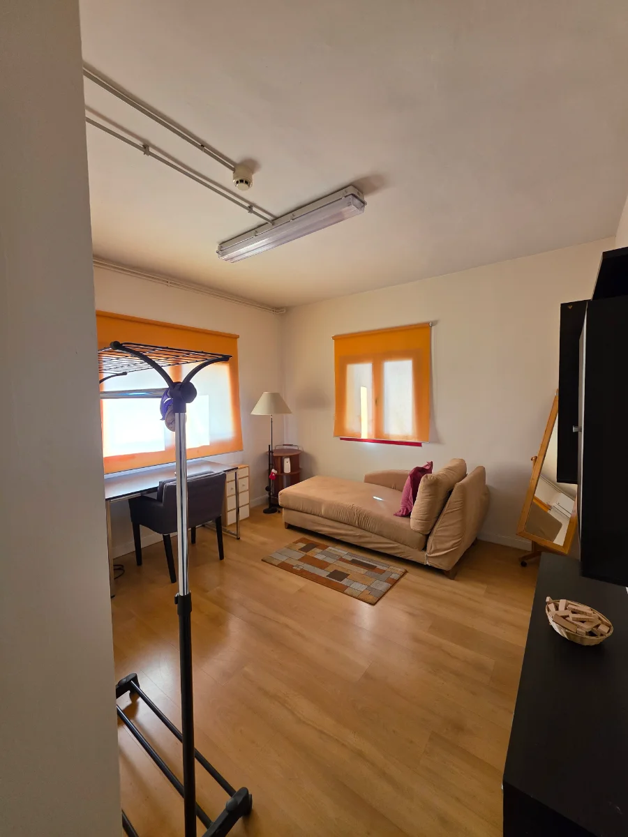 camerino estándar — Squirrel Studio Space